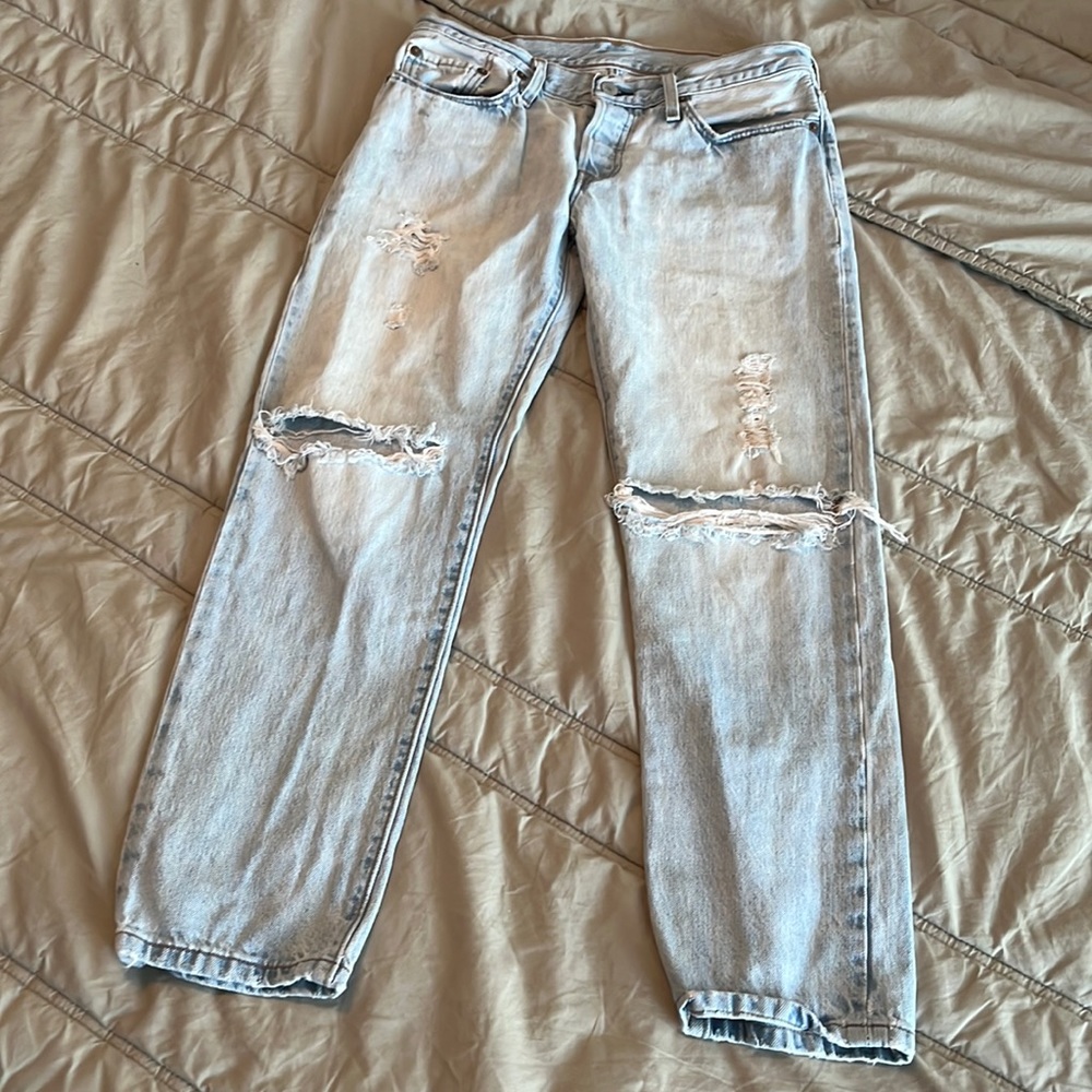 Levi’s 501 Tapered Skinny Jeans size 26 waist 32 length light blue size small
